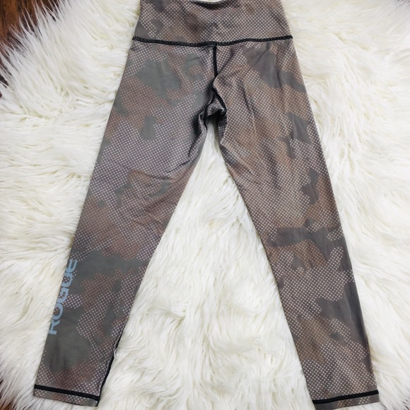 Rogue Fitness Leggings Green Camo Dot Print Athletic Leggings Size XS - Picture 3 of 5